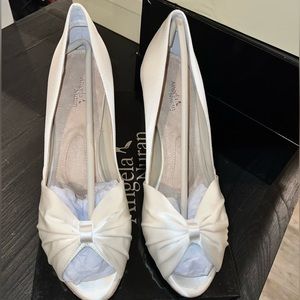 Angela Nuran Ginger Pumps nib size 11